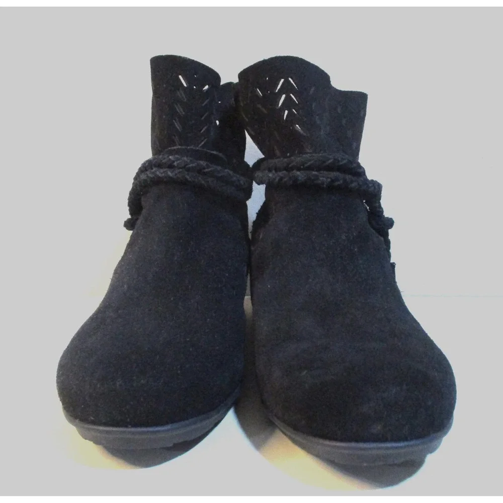 Abeo BIOsystem Black Suede Perforated Ankle Boots Braided Tassel Low Heel 6